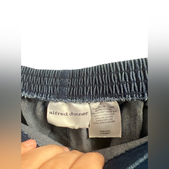 Vintage dark wash high rise straight leg jeans - Picture 2 of 3